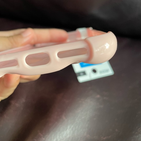 ARDENE Quilted Pink Jelly IPhone 11 case NWT $11 - Picture 5 of 6